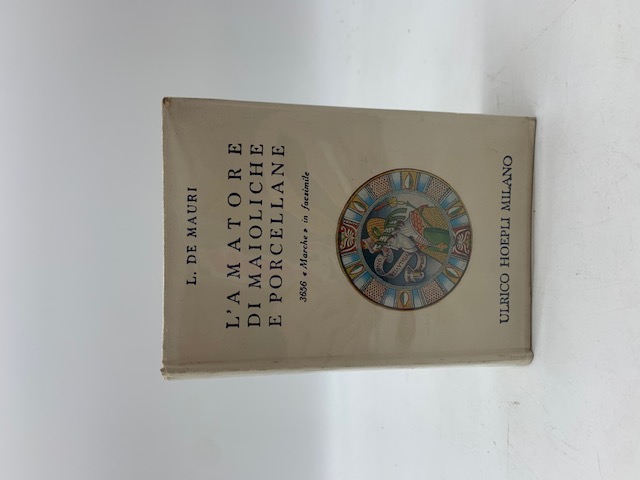 L'amatore di maioliche e porcellane